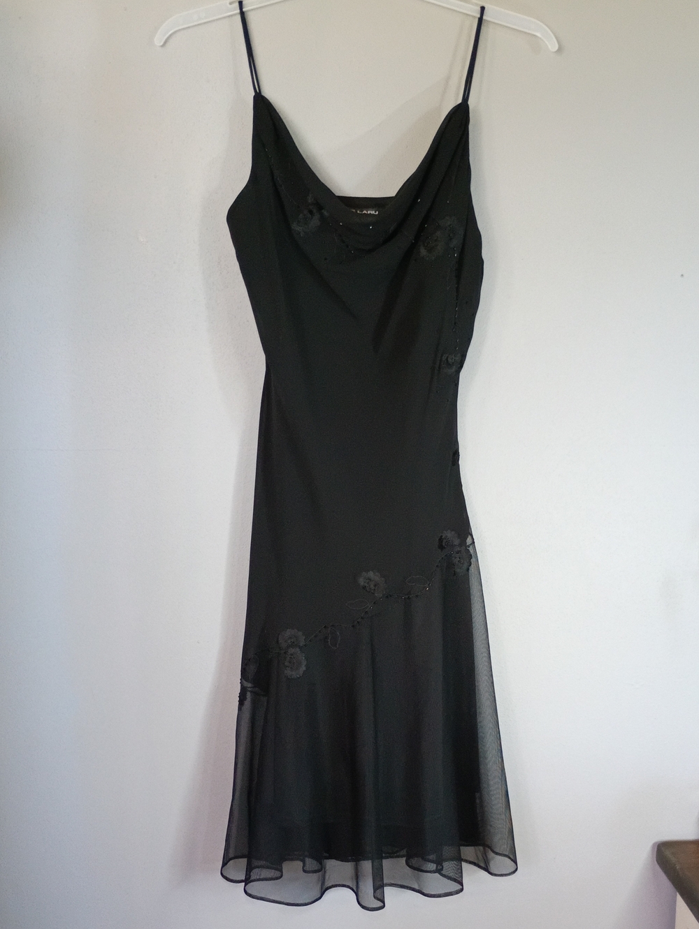 De Laru Women's Elegant Black Slip Dress with Floral Appliqué Size 12